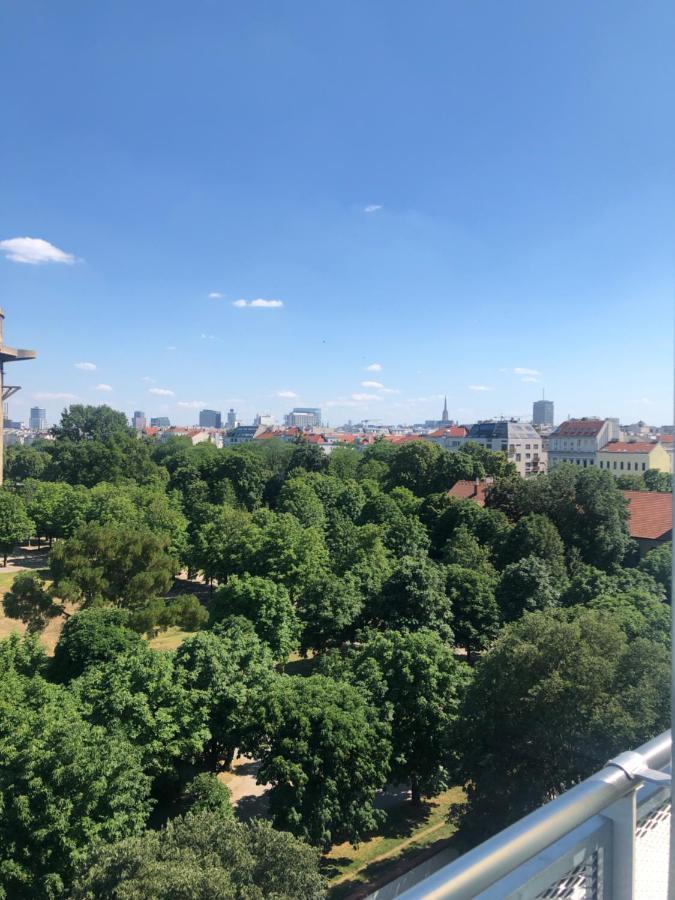 Augartenblick Penthauscombo 15/16 - Blick Zum Riesenrad Apartment Viena Exterior foto